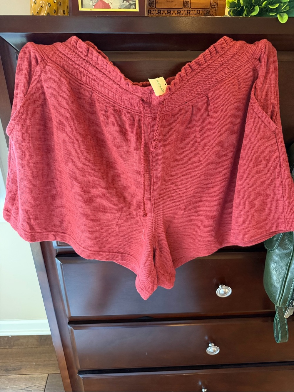 aerie High-Waist Textured Pull-On Shorts - Rose Red